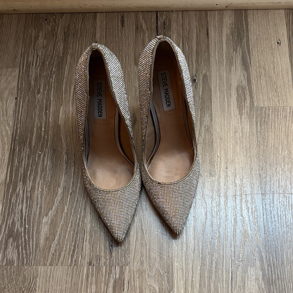 Steve Madden Silver Rhinestone Pumps sz 8